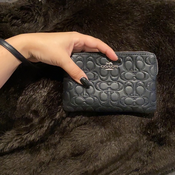 Coach Wristlet - Picture 6 of 6